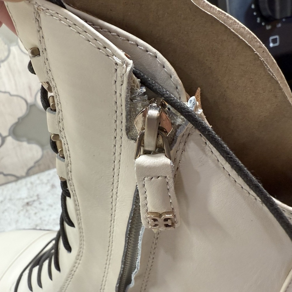 Sam Edelman Lenley Modern Ivory Leather Combat Boots Gold Chain New Cute Sz 8 - Picture 8 of 11